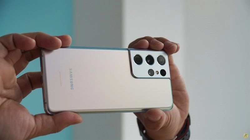 Điện thoại camera 108MP nổi bật với thiết kế gradient thời thượng